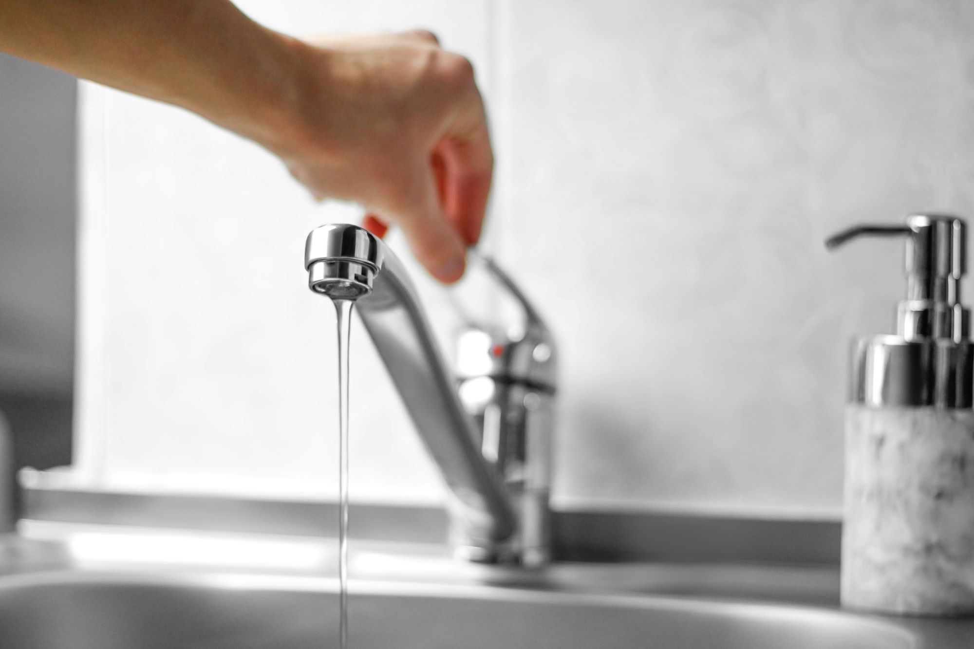 L'installation d'un mousseur sur un robinet permet de réaliser jusqu'à 50% d'économie d'énergie